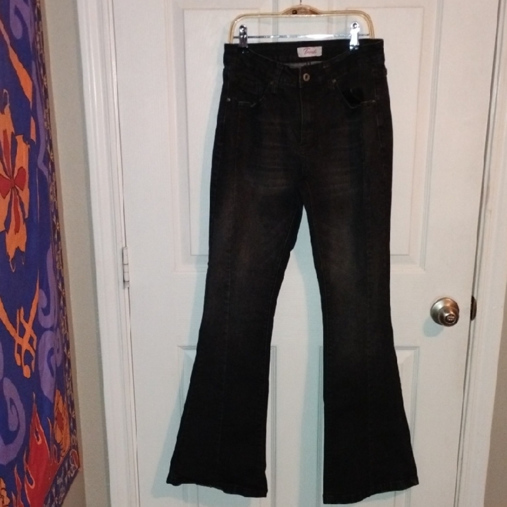 Trendi Black Flare Jeans